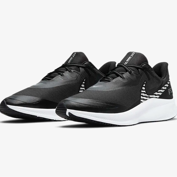 Nike Quest 3 Shield Men Running Shoes CQ8894 001 - Picture 2 of 16